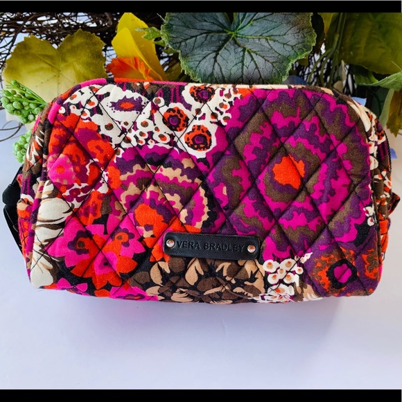 Vera Bradley Handbags - NWOT Vera Bradley Cosmetics Bag